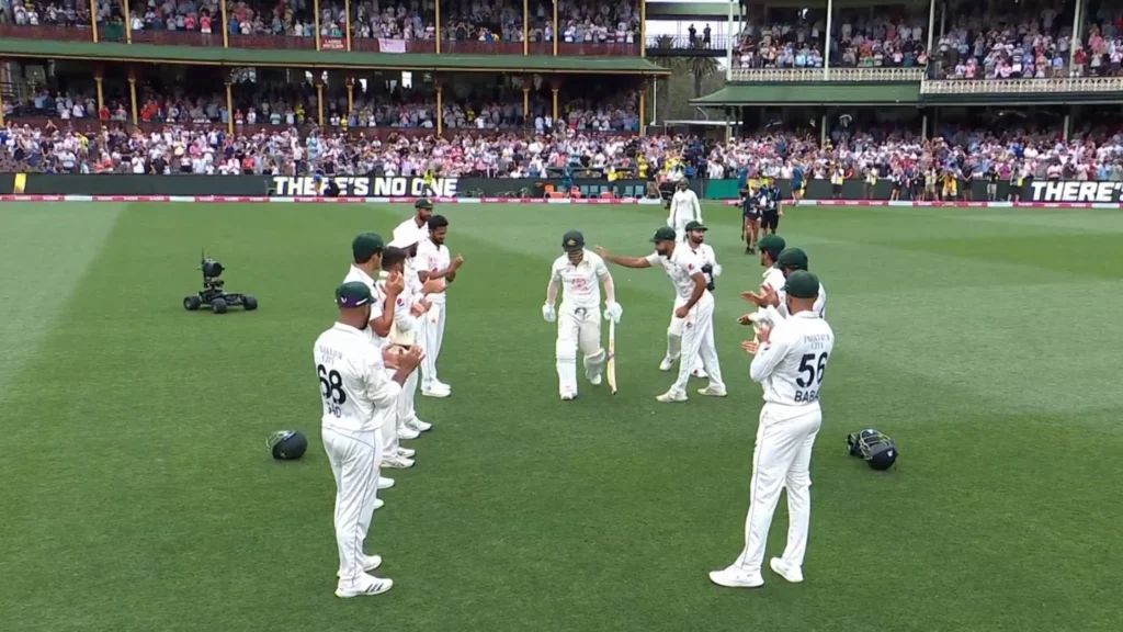 David Warner Receives Guard Of Honour From Pakistan Players In His