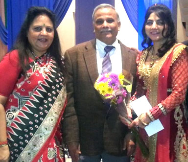 Vandana Jhingan, member executive team,  Ashyana Banquet Owner S Jain and  Hindi Lovers Club President Vinita Gulbani