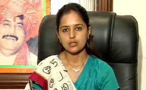 Munde's daugher scripts LS history, wins by 7 lakh votes
