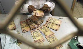 Flyers who frequently bring foreign currency put under scanner