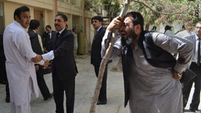 pak-mourns-its-dead-in-quetta-terror-attack