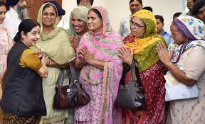swaraj-meets-families-of-indians-abducted-in-iraq