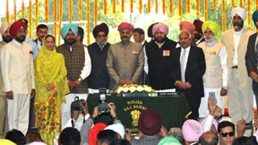 Amarinder takes oath as Punjab CM