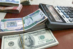 Foreigner held with Rs 10 lakh in US currency at Delhi airport