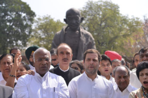 Rahul leads protest by Cong MPs seeking review of apex court verdict on SCST Act