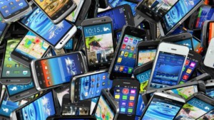 India levies 10 pc import duty on key smartphone components