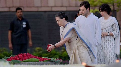 Rajiv Gandhi death anniversary Sonia Rahul pay tributes to former PM