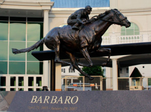 Colossal statue of racehorse Barbaro a great landmark