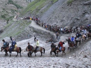 Amarnath yatra resumes from Jammu after 2 day suspension