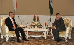 Singapores Prime Minister Lee Hsien Loong with the Indian Prime Minister Narendra Modi