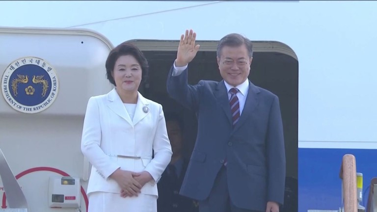 South Korea leader Moon Jae in arrives in Pyongyang for summit with Kim Jong Un