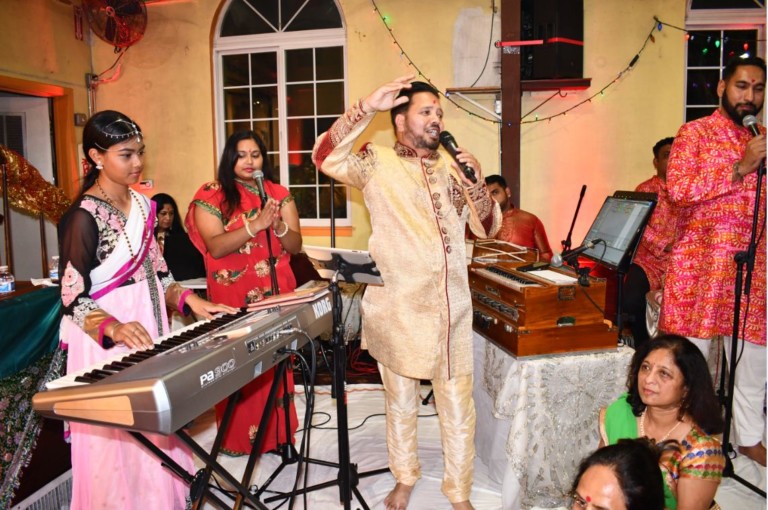 Harjeet Mehnsdi performing during Mata Ka Jagaran