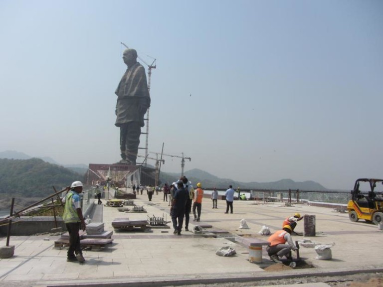 Patels order banning RSS should be displayed at base of Statue of Unity Cong