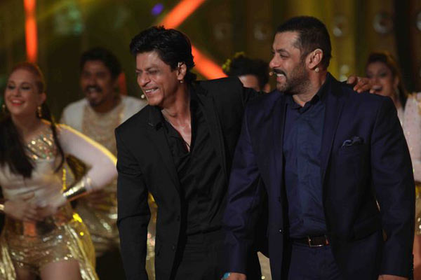 Shah Rukh has lot of respect for Salman family