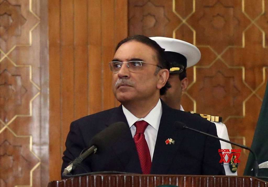 Pak govt to file disqualification case against former Prez Zardari