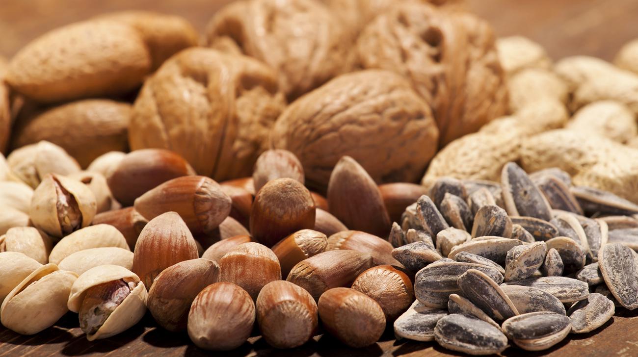 Eating walnuts daily lowers heart disease risk
