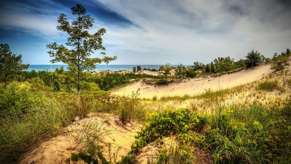 Indiana Dunes seeks more visitors with national park status