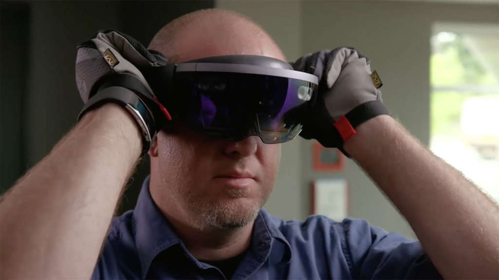 Microsoft made a $480 Million dollar deal to supply the HoloLens to soldiers