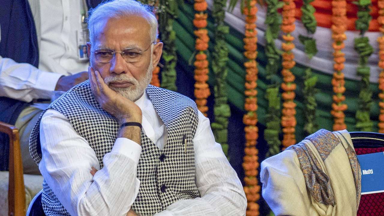Modi throws 'open challenge' to oppn to prove if he amassed wealth