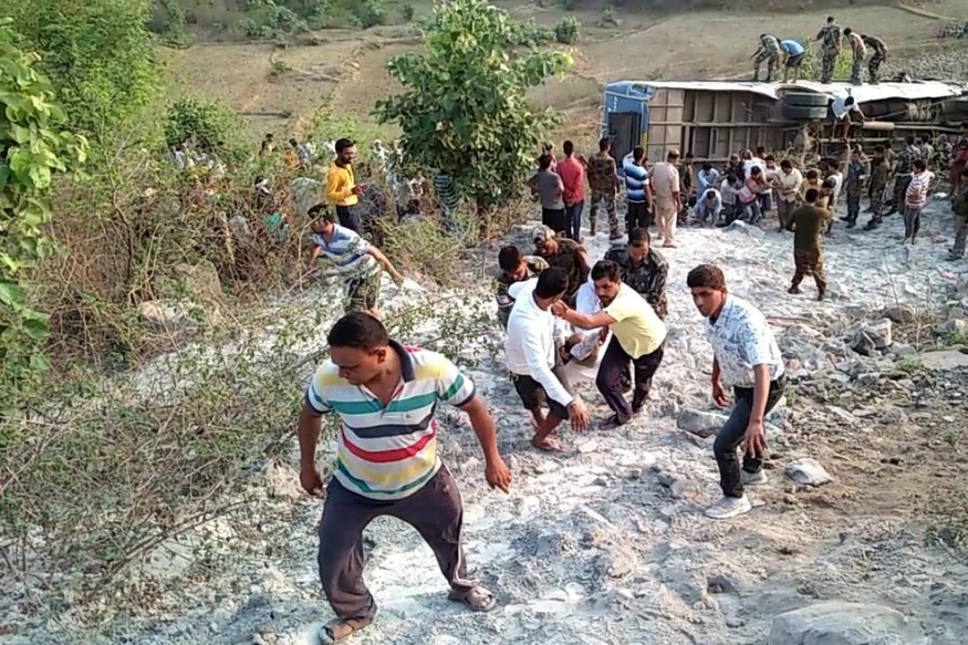 At least six people were killed and 43 injured on Tuesday when a bus fell into a gorge at Anuraj Ghati in Garhwa district, police said.The accident took place around 3.30 am, they said.