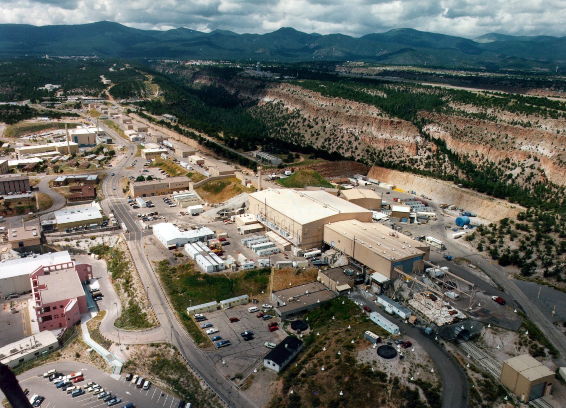 Manhattan Project park to offer tours of Los Alamos site