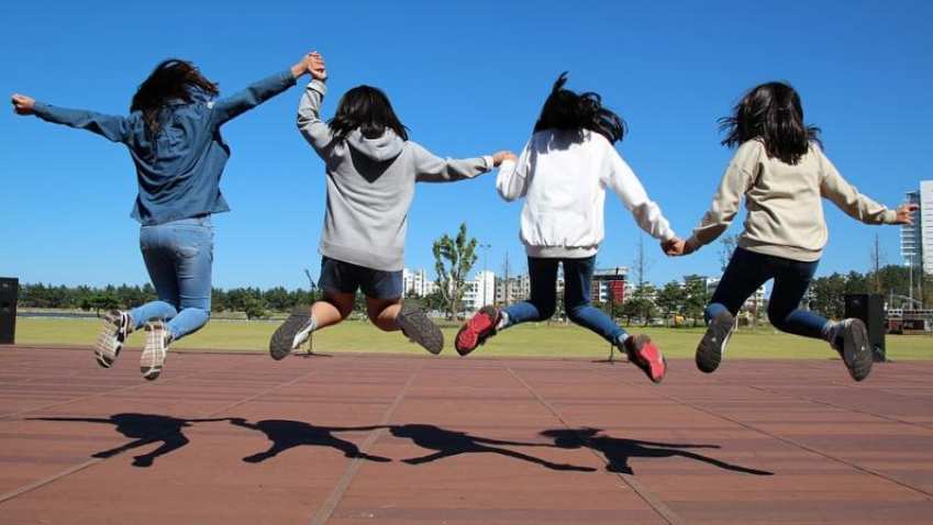 Active girls have better lung function in adolescence: Study