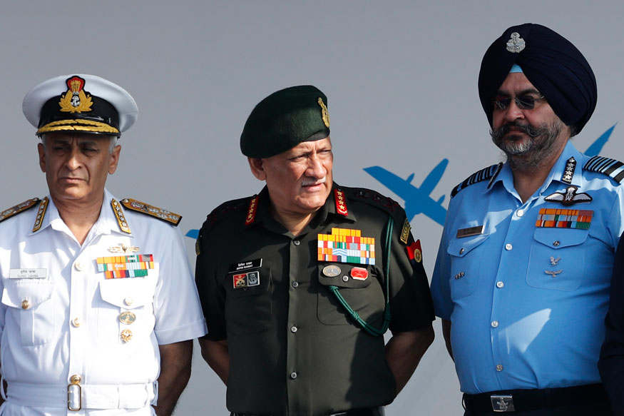 Army Commander celebrated I-Day with troops along LoC in Kashmir