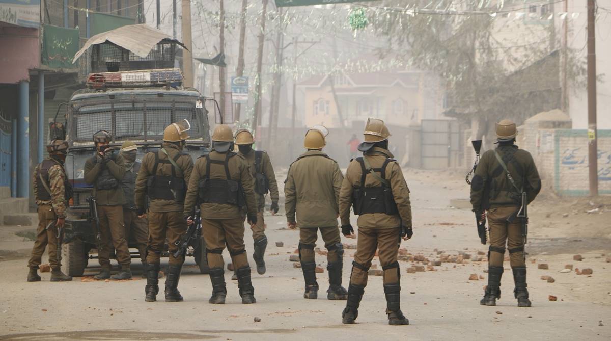 Militants kill civilian on outskirts of Srinagar