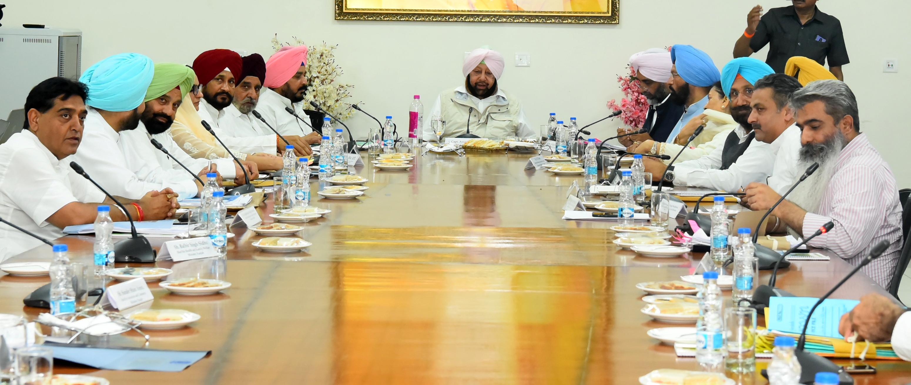 CM Captain Amarinder Singh meeting eminent environmentalist Sant Balbir Singh Seechewal ahead of Cabinet meeting
