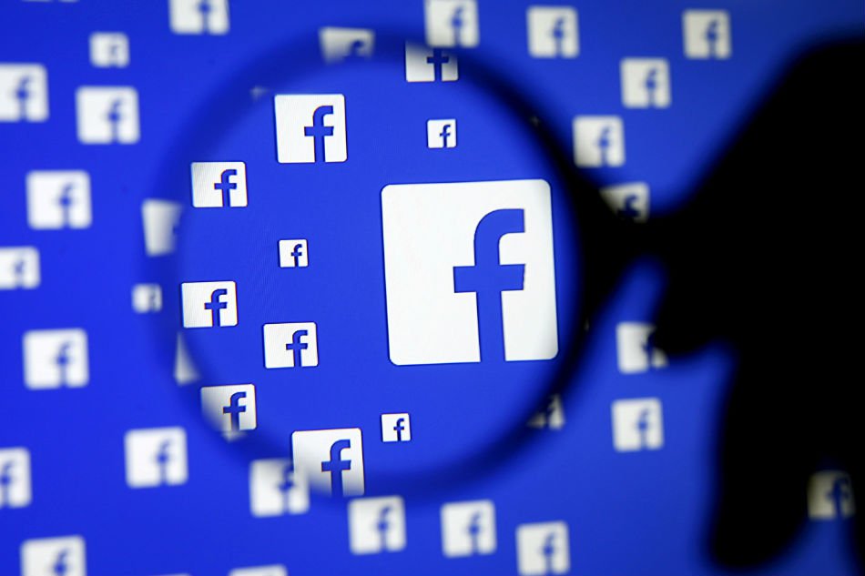 Facebook suspends 'tens of thousands' of apps in privacy review