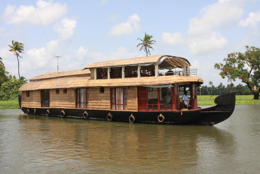 Tourist may soon get to stay at houseboats in Odisha's