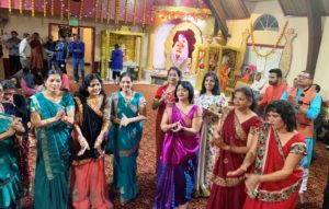 3- Devotees singing and dancing