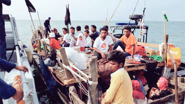 Bangladesh intercepts Malaysia-bound boat carrying 119 Rohingya