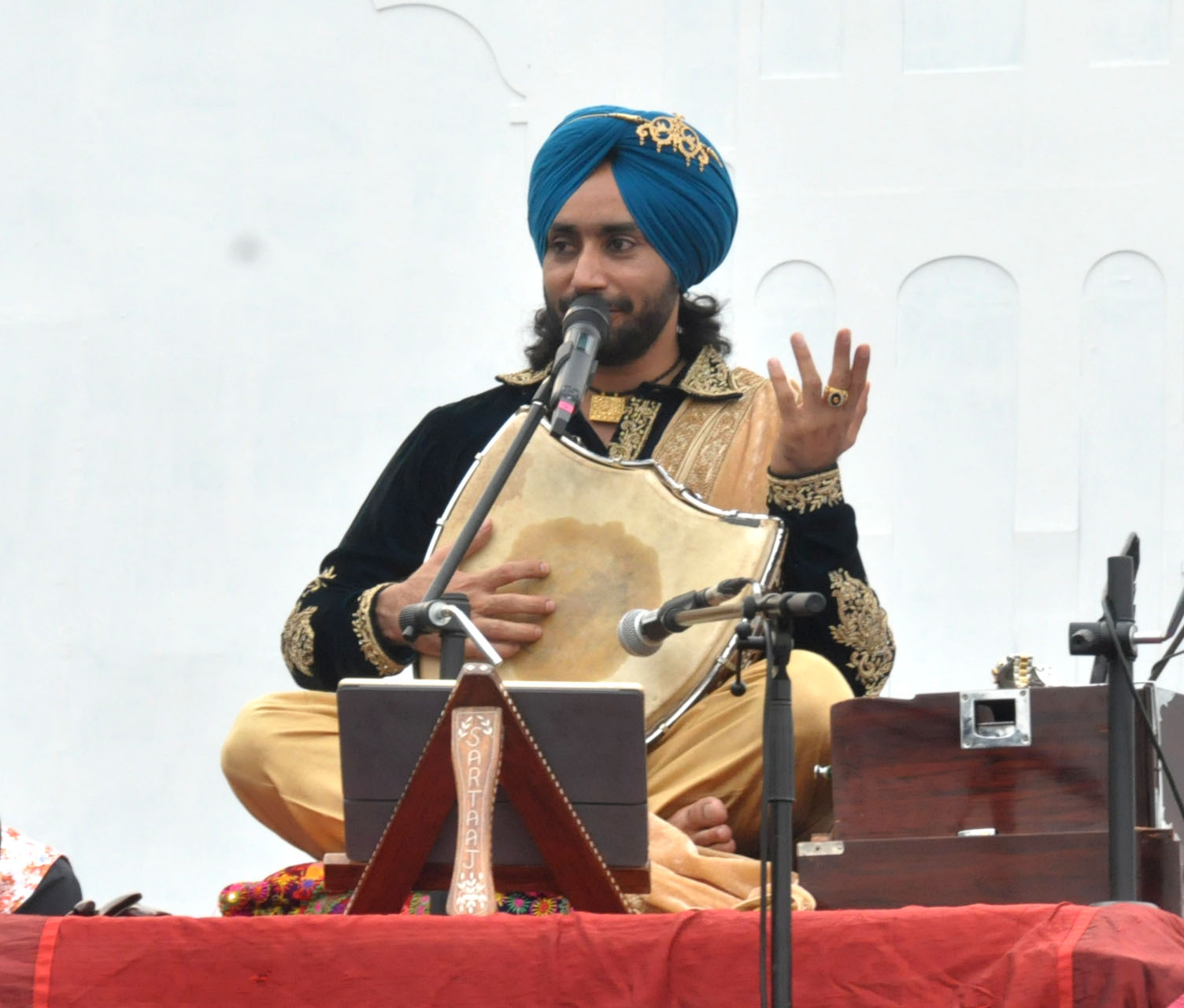 satinder sartaj singer