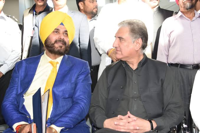 Sidhu bats for the opening of borders praised Pak PM