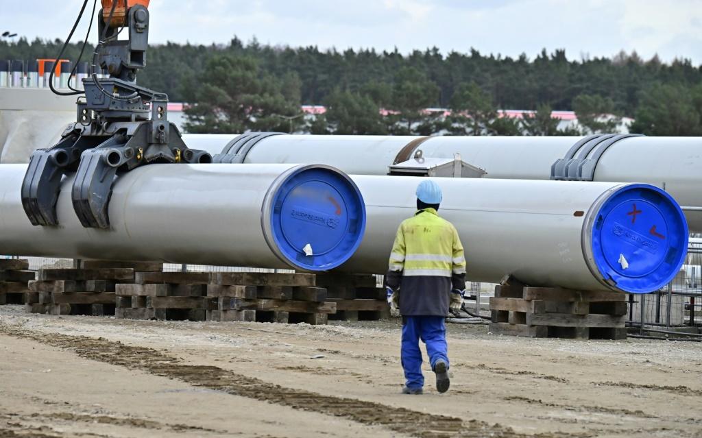 Russia and Ukraine finalise gas transit deal just before deadline