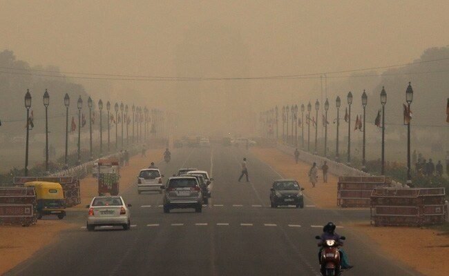 Delhi air quality remains in 'moderate' category