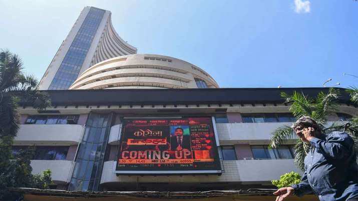 Equity indices touch record highs, Maruti top gainer