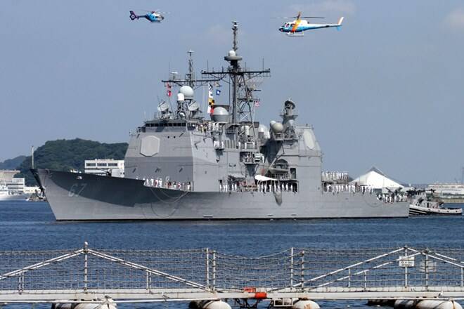 US warship sails through Taiwan Strait