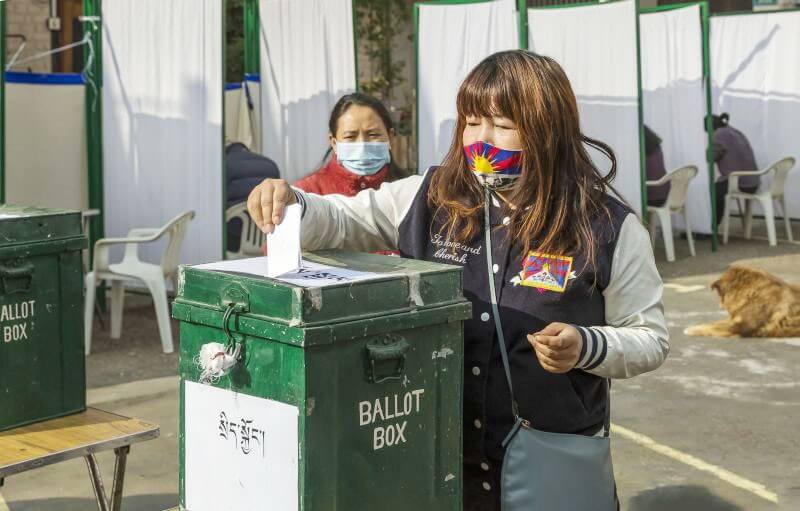Tibetan exiles vote to elect next PM