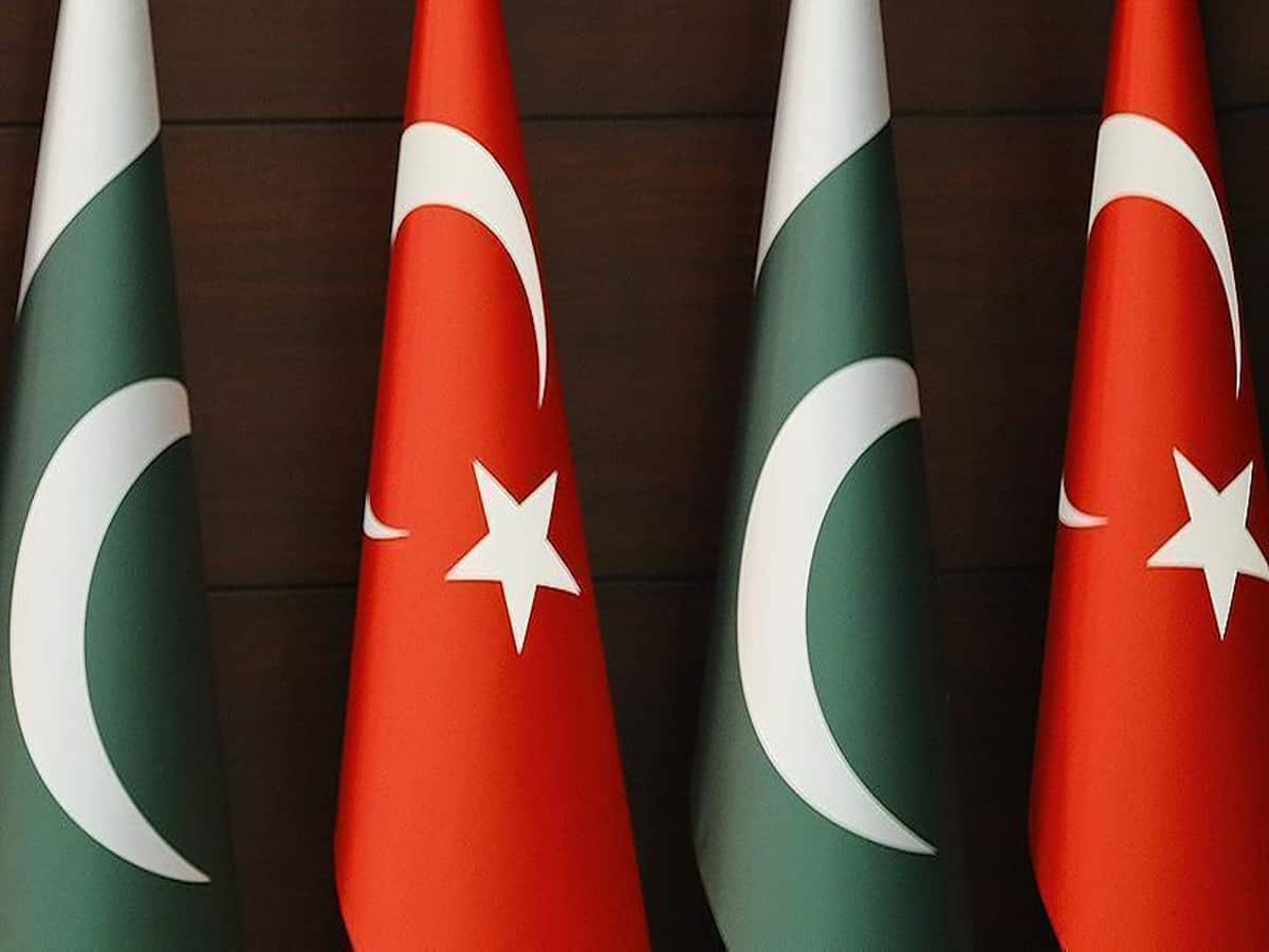 Turkey eyes defence agreement with Pakistan