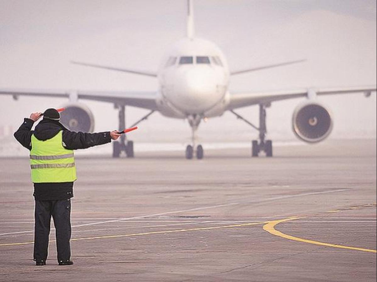 Despite low visibility, flight operations run smoothly at Delhi airport