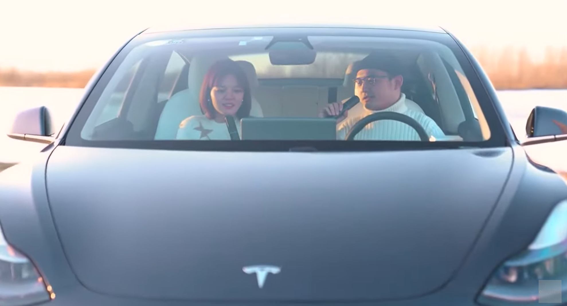 Tesla now selling microphone for in-car karaoke