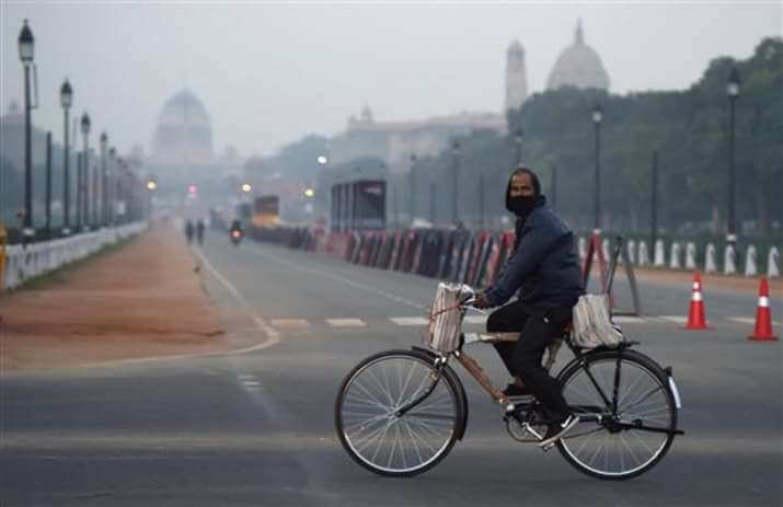 Delhi's air quality continues to remain in 'very poor' quality, AQI docks at 343