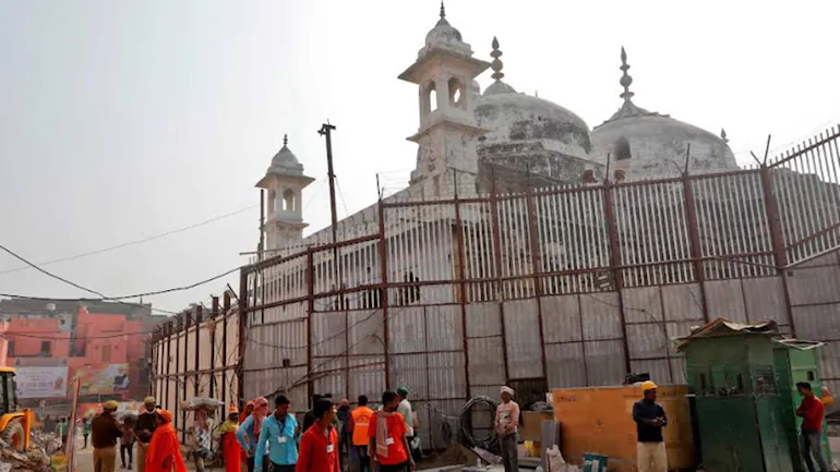 Varanasi Lawyers claim presence of Shivling inside Gyanvapi mosque