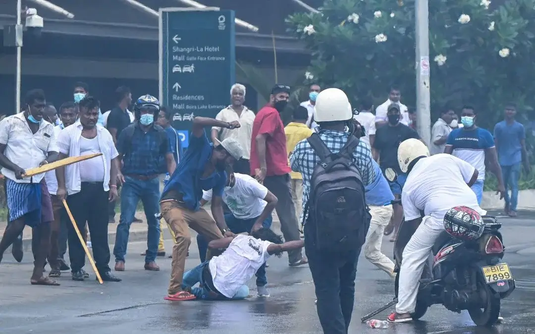 Violence rages in Sri Lanka, 8 killed in Negombo clash
