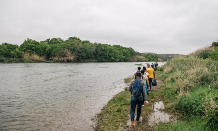 8 migrants drown along US-Mexico border8 migrants drown along US-Mexico border