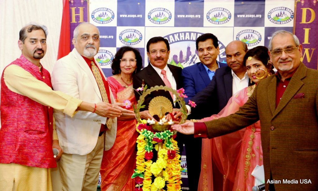 amp Lighting ceremony by USOGC President Chandan Singh along with Chief Guest Mrs. and Mr. Anil Loomba, Guest of Honor Consul Chicago Hon Vinod Gautham, Founder President AMEC & GSA Dr Vijay Prabhakar, FIA President Hitesh Gandi, USOGC Advisory Board Member Dr. Ajit Pant and USOGC Past President Richa Chand