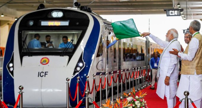 PM Modi Flags Off Secunderabad-Visakhapatnam Vande Bharat Express ...