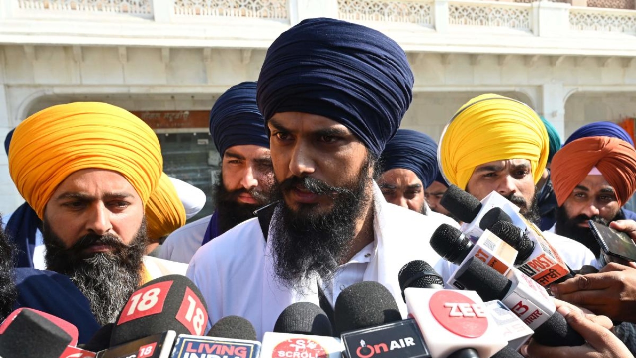 Amritpal continues to evade police